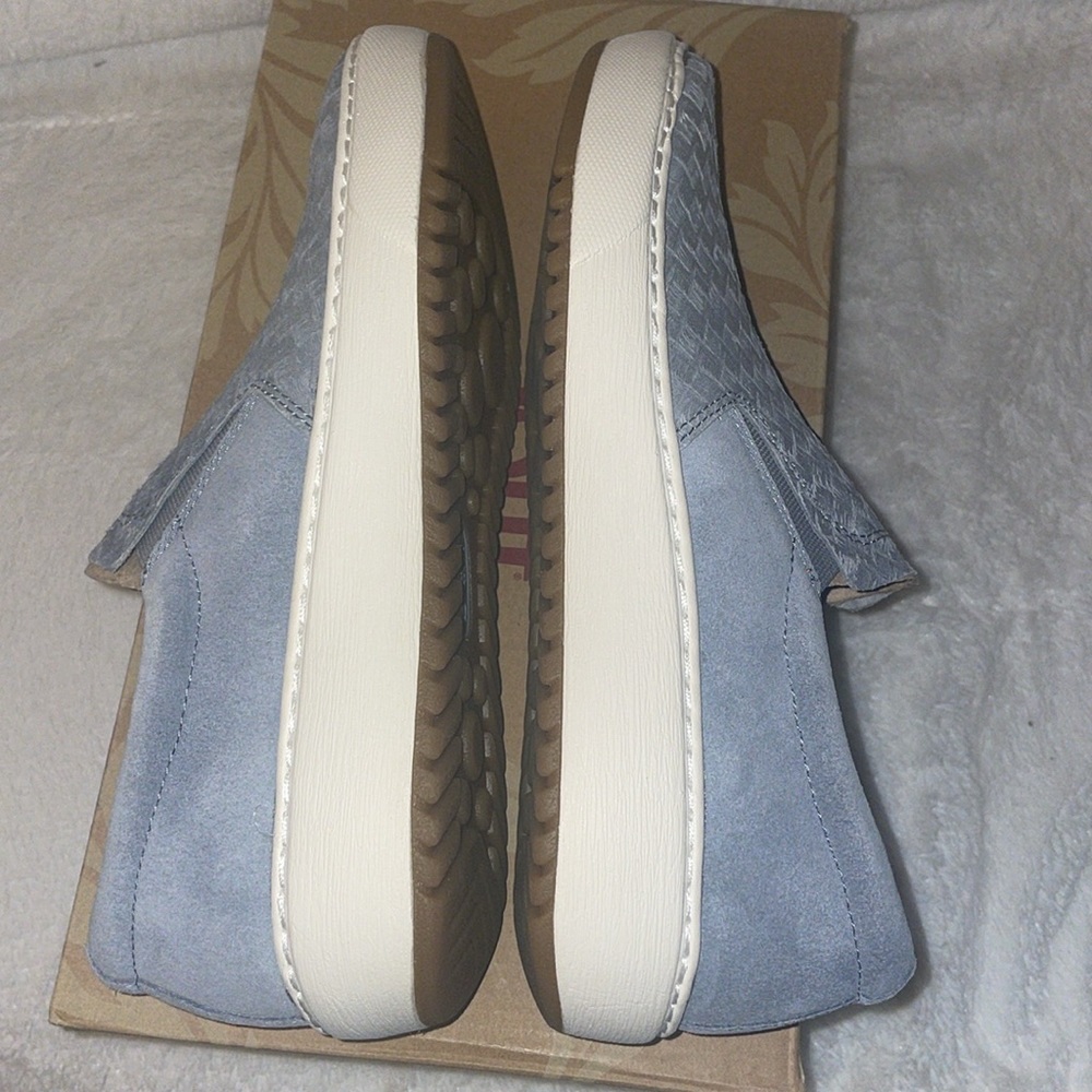 NWT Söfft Watney Chambray Slate Slide-on Sneaker - Picture 14 of 15